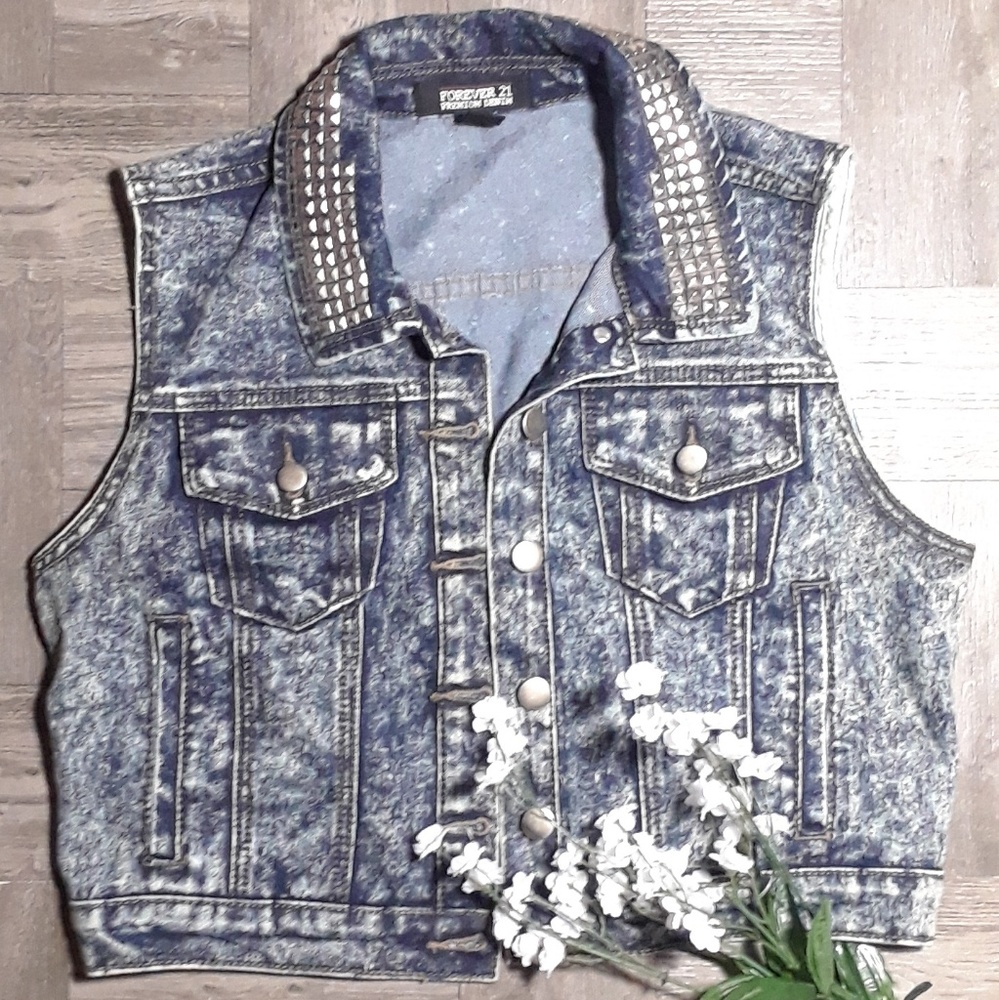 ☄ Forever 21 acid wash jean vest
